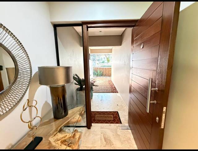 3 BEDROOM TOWNHOUSE TO LET IN ZIMBALI ESTATE